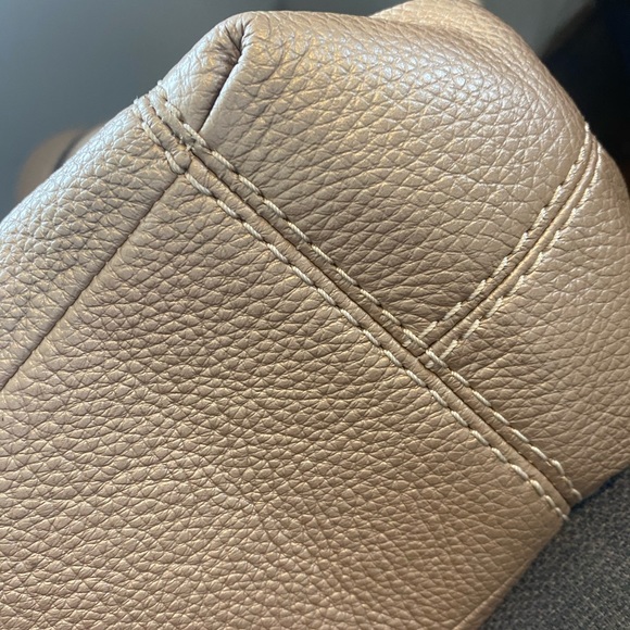 Coach golden leather Madison Phoebe handbag - Picture 5 of 6